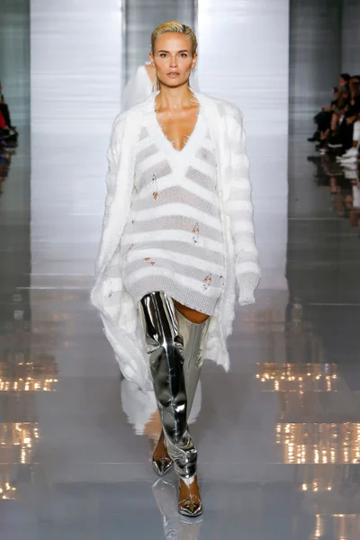 Look 5